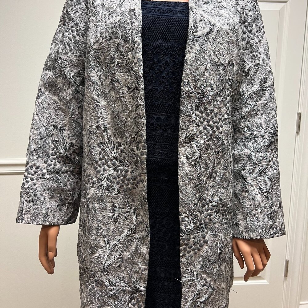 Chico's 4  Gray Printed Jacket with Bracelet Sleeves
